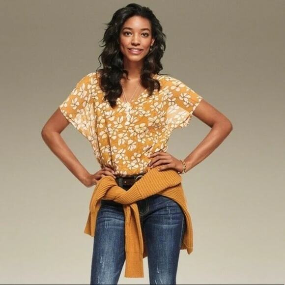 CAbi Women’s Thrive Chiffon Floral Butterscotch Yellow Blouse Top Size Small - Picture 1 of 10